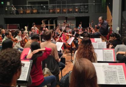 Les coulisses des répétitions de 'La Symphonie Fantastique', direction M. Philippe Aïche