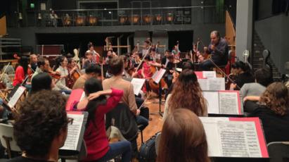 Les coulisses des répétitions de 'La Symphonie Fantastique', direction M. Philippe Aïche